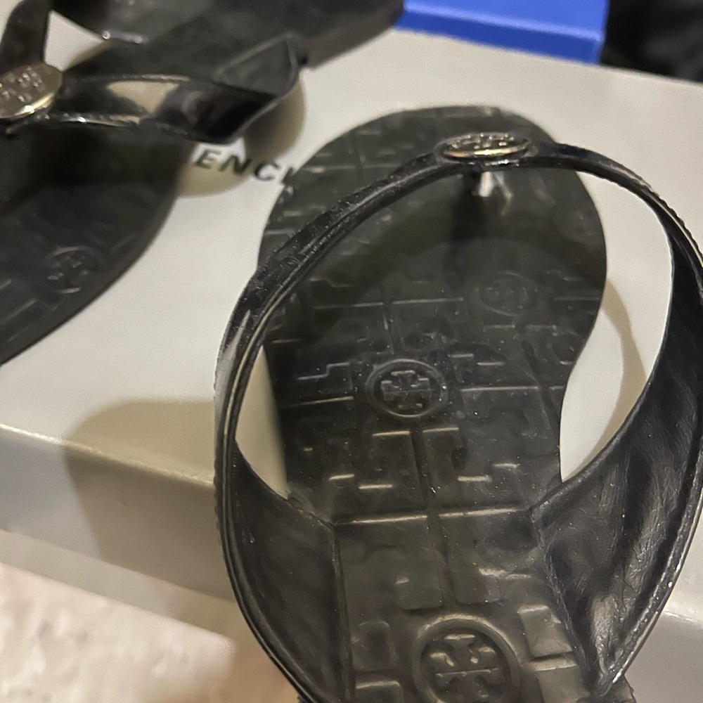 Patient leather black sandal